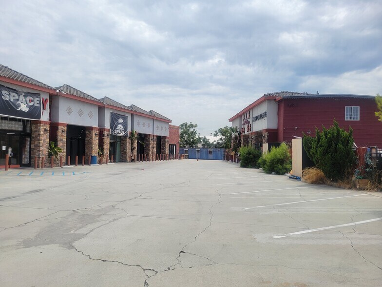 More Photos Of 9936-9944 Lower Azusa Rd, El Monte General Retail For Lease