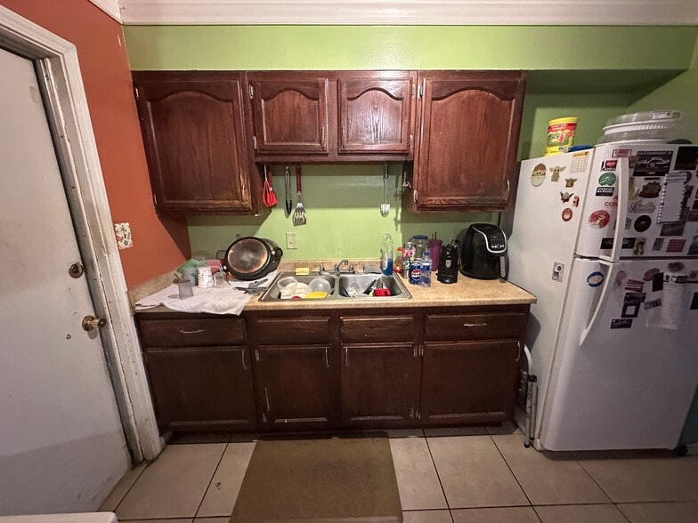 More Photos Of 3620 Elkhorn Blvd, North Highlands Dormitory For Sale