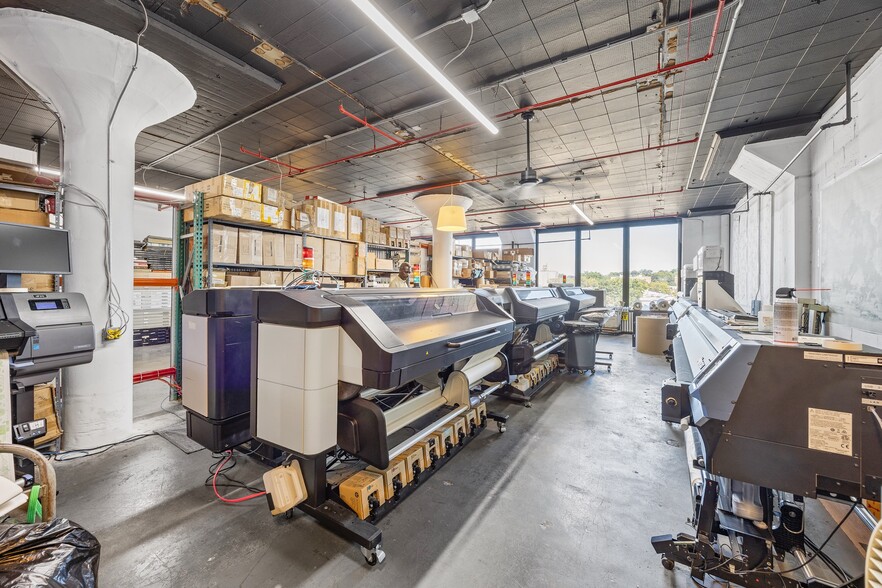 More Photos Of 184-10-184-60 Jamaica Ave, Jamaica Manufacturing For Lease