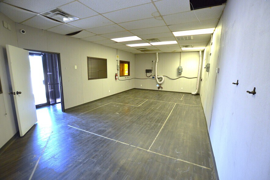 More Photos Of 1203 Beta Ct, Rockwall Light Manufacturing For Lease