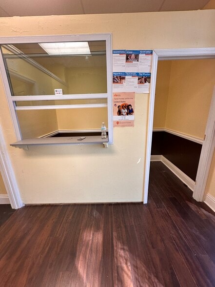 More Photos Of 7785 Davis Blvd, Naples Unknown For Lease