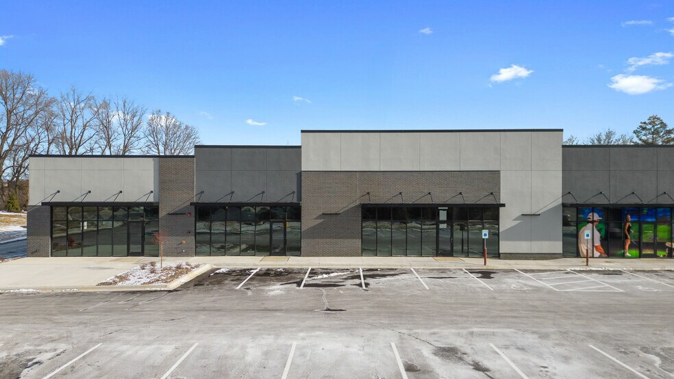 More Photos Of 2570 Middle, Bettendorf General Retail For Sale