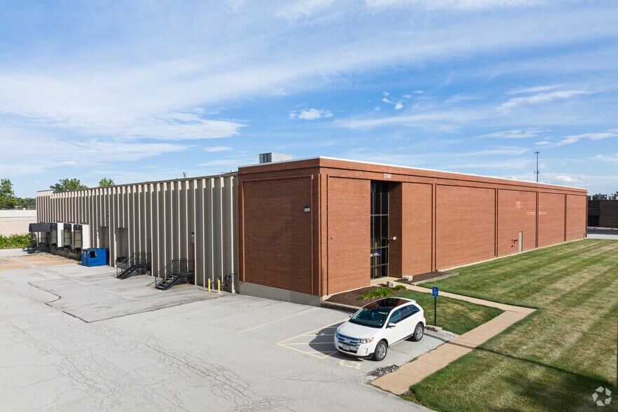 More Photos Of 2360 Chaffee Dr, Saint Louis Warehouse For Sale