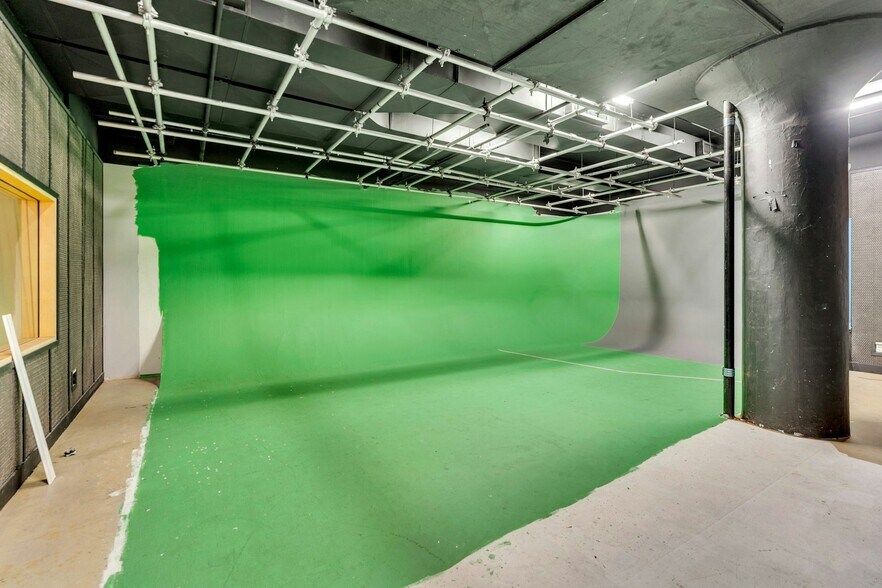 More Photos Of 535-547 W 45th St, New York Loft Creative Space For Lease