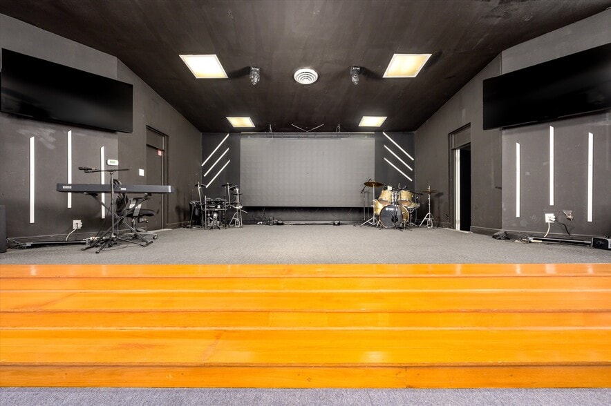 More Photos Of 6104 Polk Ave, Lakeland Religious Facility For Sale