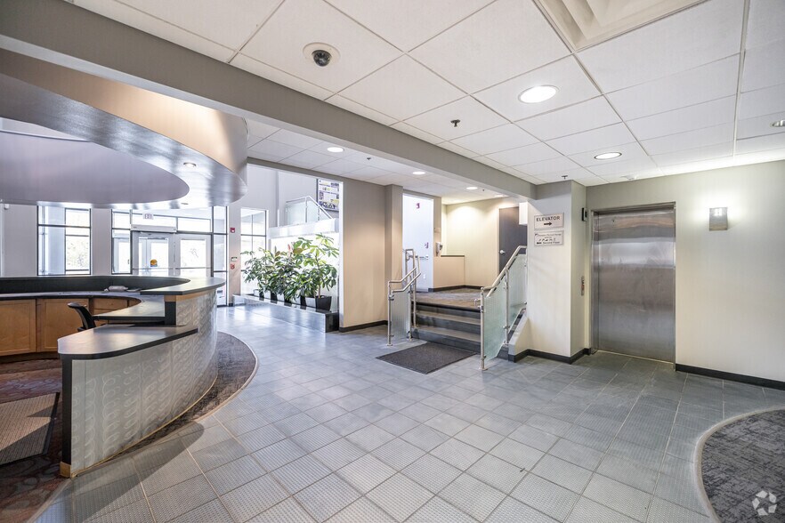 More Photos Of 920 Lafayette Rd, Seabrook Unknown For Sale