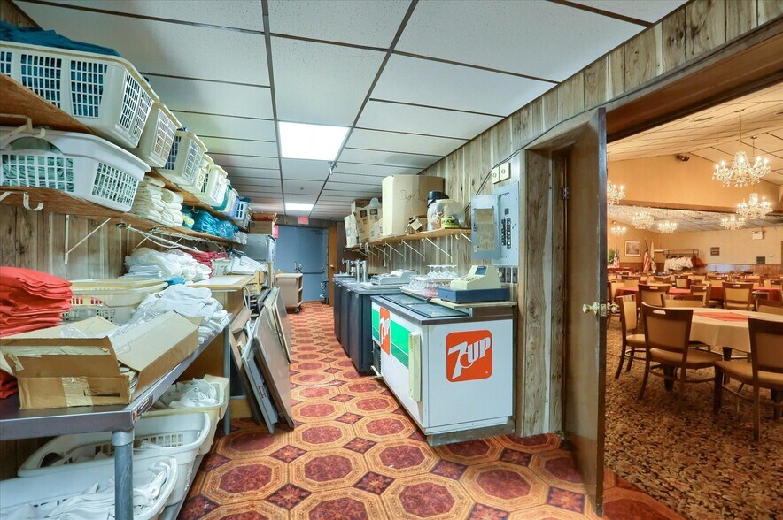 More Photos Of 145 Chamberlaine Ave, Pottsville Restaurant For Sale