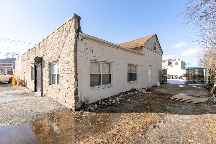 More Photos Of 718-724 N Wellwood Ave, Lindenhurst Storefront Retail Office For Sale