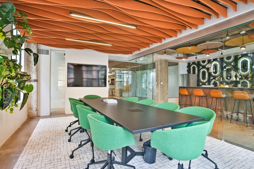 More Photos Of 742-748 S Hill St, Los Angeles Loft Creative Space For Lease