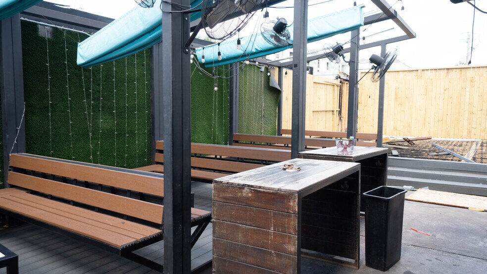 More Photos Of 5110 Washington Ave, Houston Storefront For Lease
