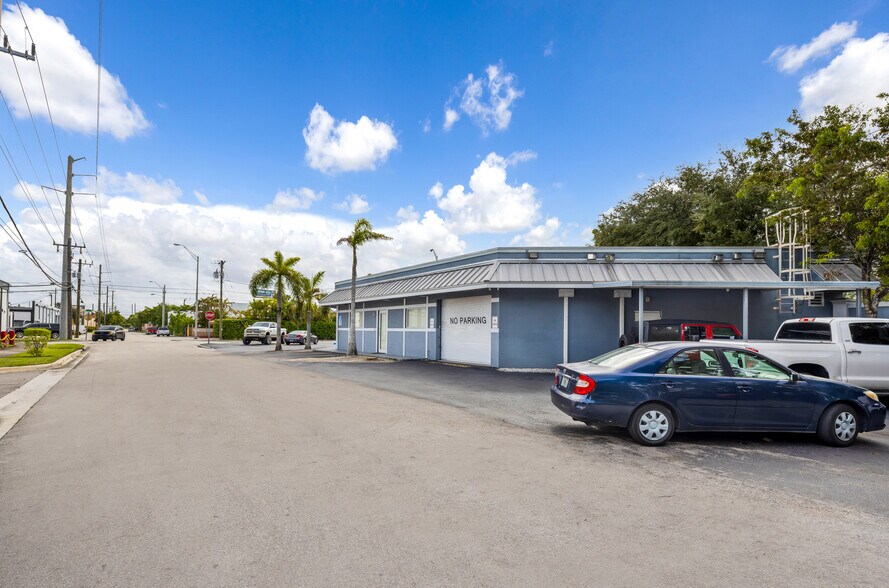 More Photos Of 887 E Okeechobee Rd, Hialeah General Retail For Sale