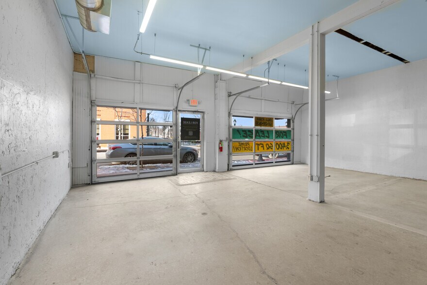 More Photos Of 127 SE 3rd St, Lees Summit Freestanding For Lease