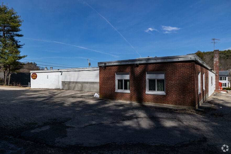 More Photos Of 43 Grove St, Peterborough Freestanding For Sale