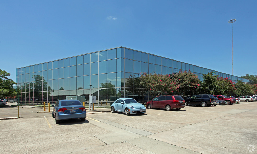 Primary Photo Of 5005 Mitchelldale St, Houston Telecom Hotel Data Hosting For Lease