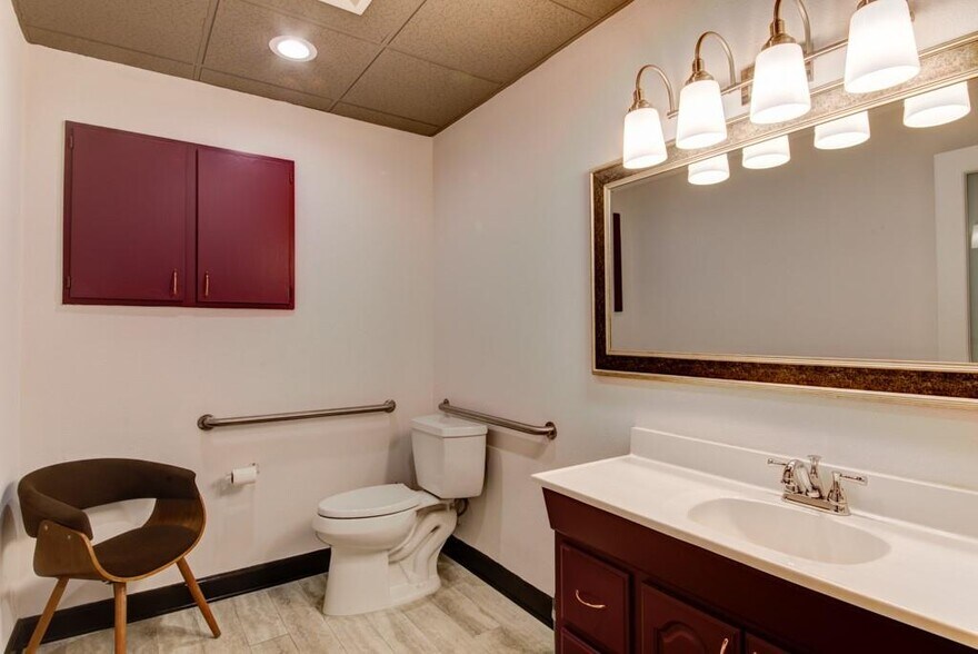 More Photos Of 8701 Shoal Creek Blvd, Austin Medical For Lease