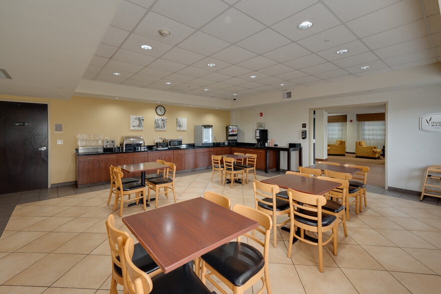 More Photos Of 1840 N Church Rd, Liberty Hotel For Sale