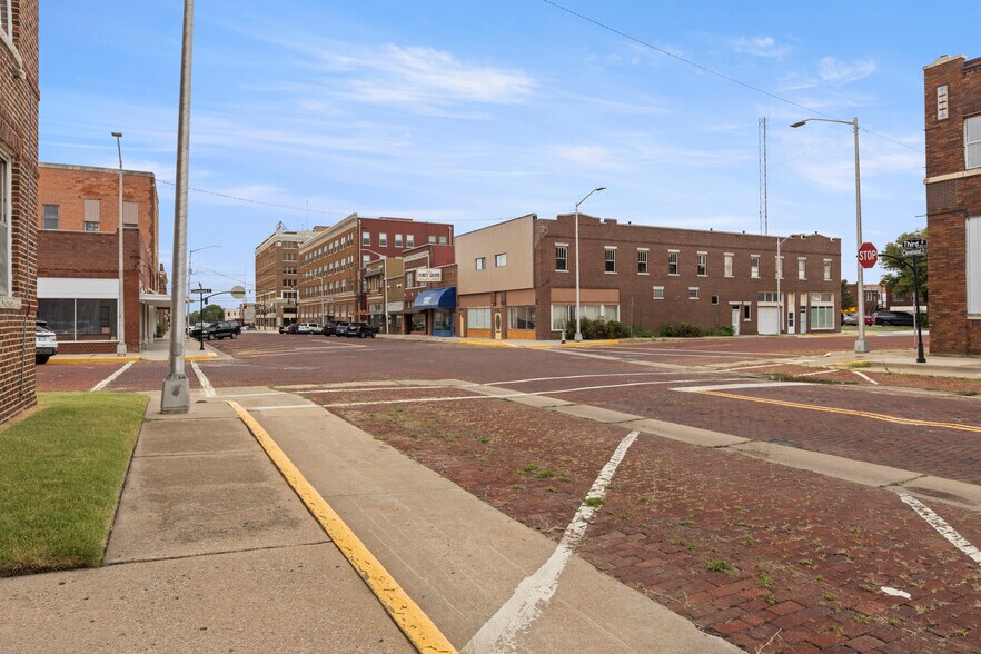 More Photos Of 201 N 3rd St, Ponca City Apartments For Sale