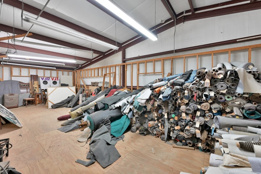 More Photos Of 2819 Louetta Rd, Spring Showroom For Lease