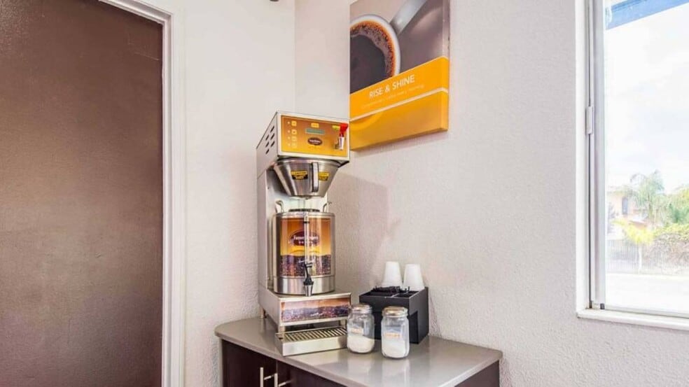 More Photos Of 5241 Olive Tree Ct, Bakersfield Hotel For Sale