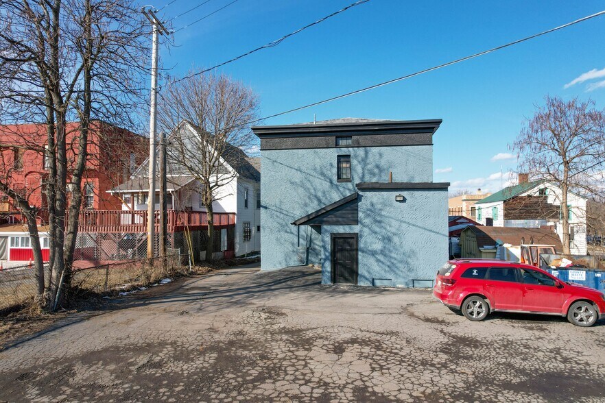 More Photos Of 28 E Main St, Johnstown General Retail For Sale