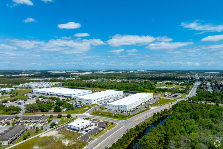 More Photos Of 11706 Landstar Blvd, Orlando Distribution For Lease