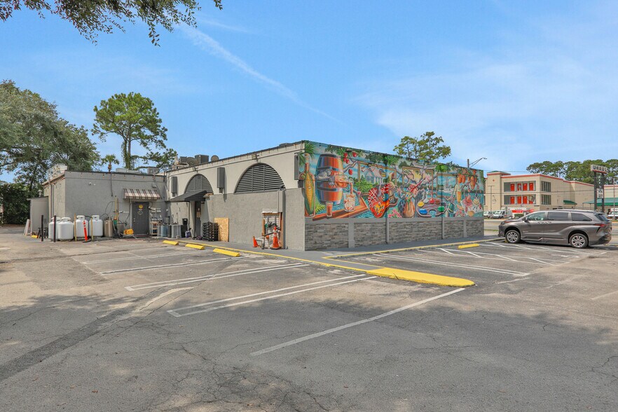 More Photos Of 11475 San Jose Blvd, Jacksonville Bar For Sale