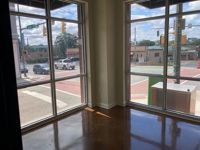 More Photos Of 345 Frazier Ave, Chattanooga Storefront Retail Office For Lease