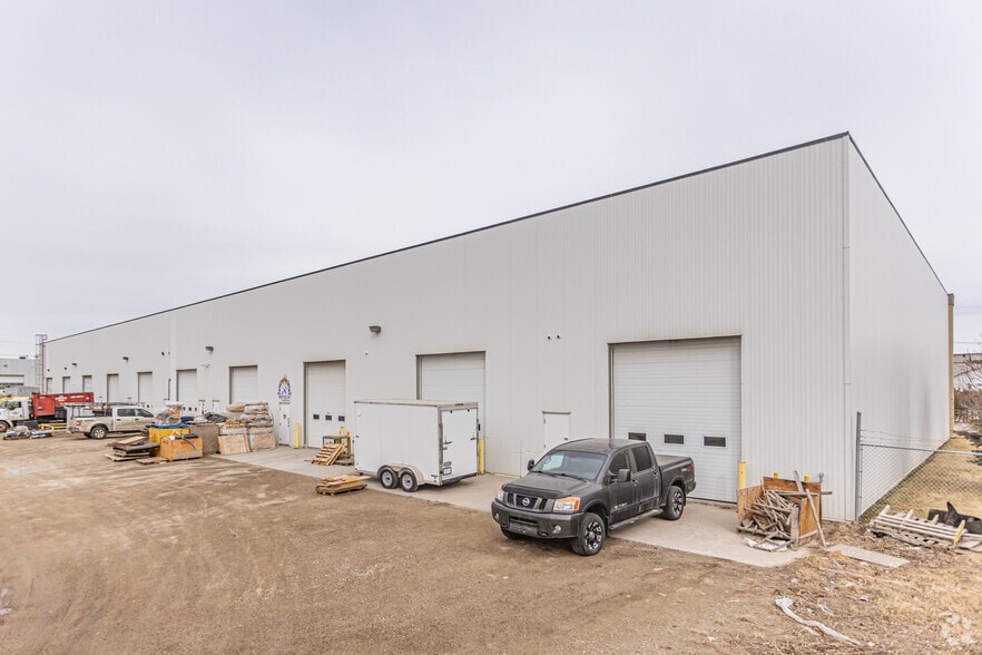 More Photos Of 4803-4831 74th Ave, Edmonton Manufacturing For Lease