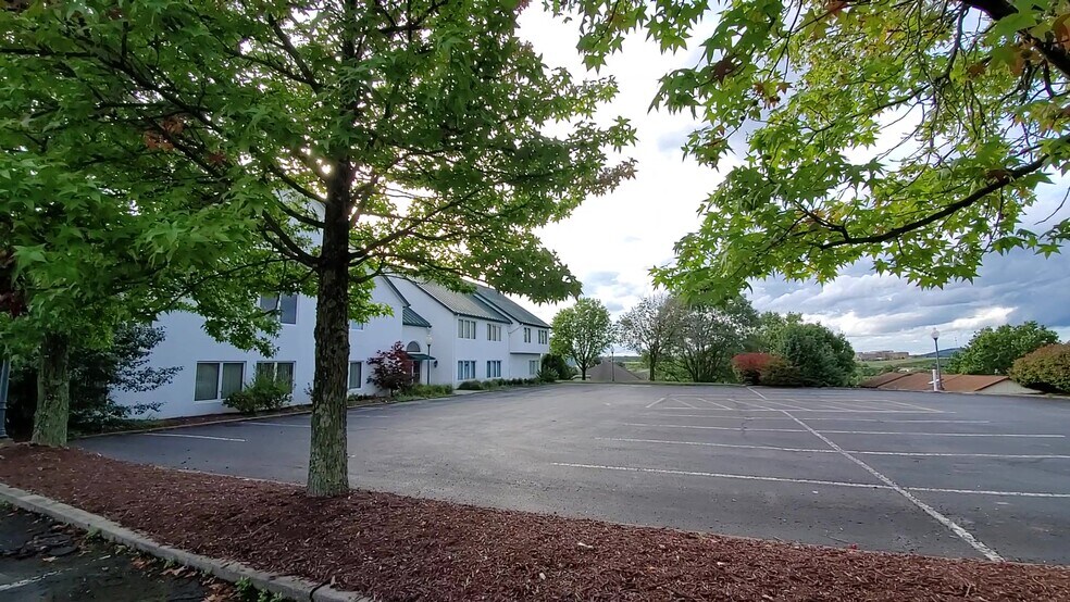 More Photos Of 2000 Hampton Ctr, Morgantown Medical For Sale