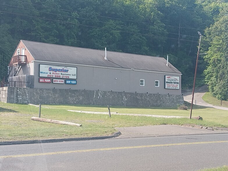 More Photos Of 688 Derby Ave, Seymour Warehouse For Lease
