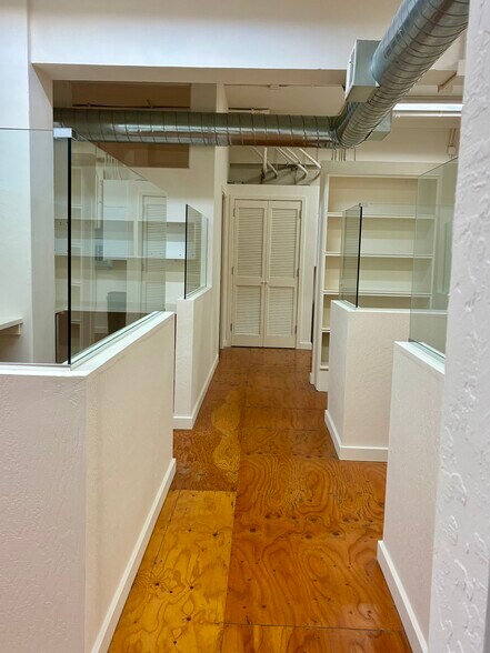 More Photos Of 2141 Mission St, San Francisco Loft Creative Space For Lease