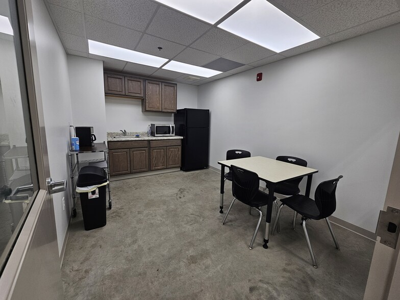 More Photos Of 26336 S Heritage Dr, Elwood Warehouse For Sale