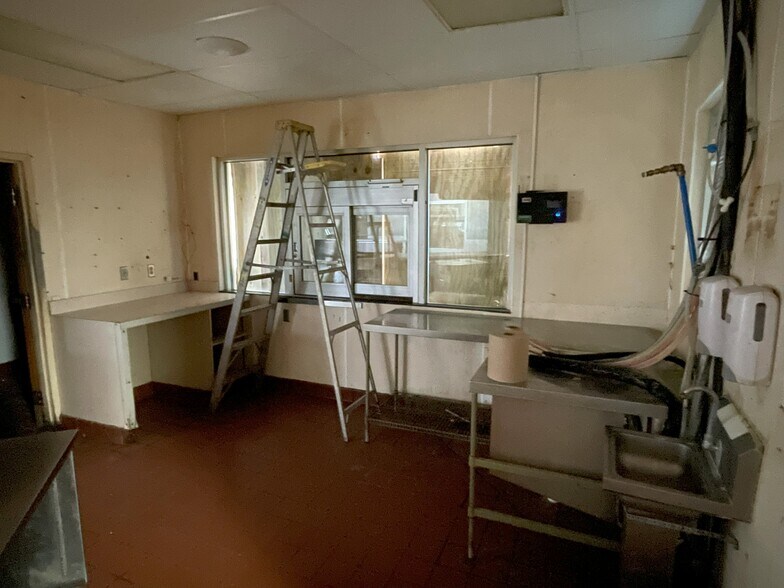 More Photos Of 2235 Burton Ln, Martinsville Fast Food For Lease