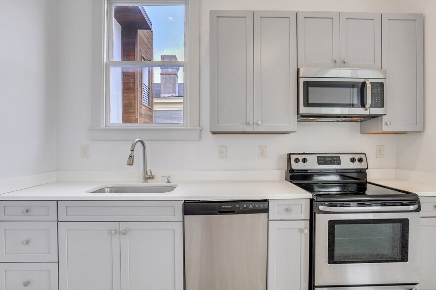 More Photos Of 420 E Bolton St, Savannah Apartments For Sale
