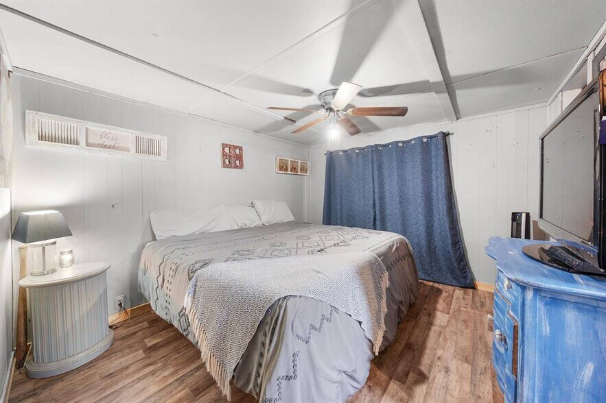 More Photos Of 4500 FM 515, Emory Light Manufacturing For Sale