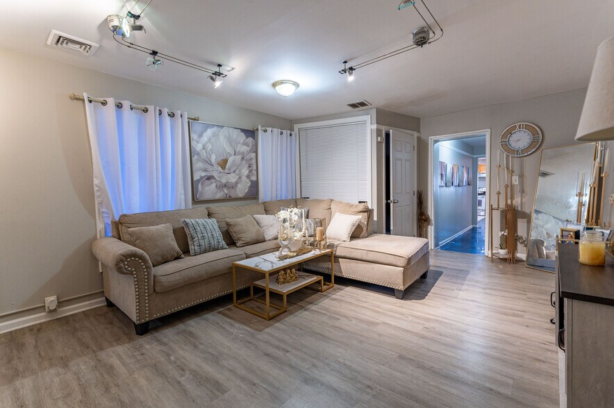 More Photos Of 1015 W Hamilton St, Allentown Multifamily For Sale