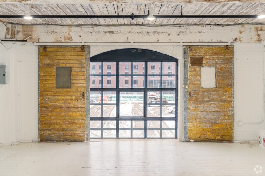 More Photos Of 61-67 West St, Brooklyn Office For Lease