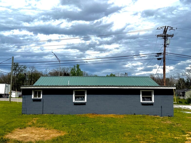 More Photos Of 1074 S Main St, Crossville Office Residential For Sale