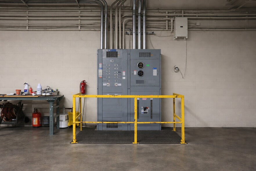 More Photos Of 6425 San Leandro St, Oakland Industrial For Sale