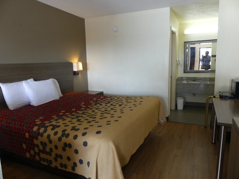 More Photos Of 2120 Lafayette Rd, Fort Oglethorpe Hotel For Sale