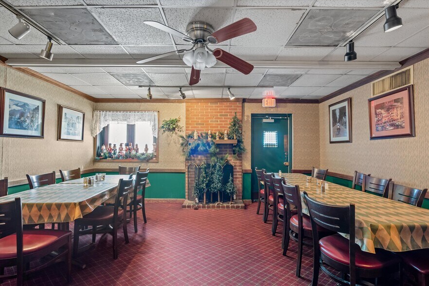 More Photos Of 3044 Deans Bridge Rd, Augusta Restaurant For Sale
