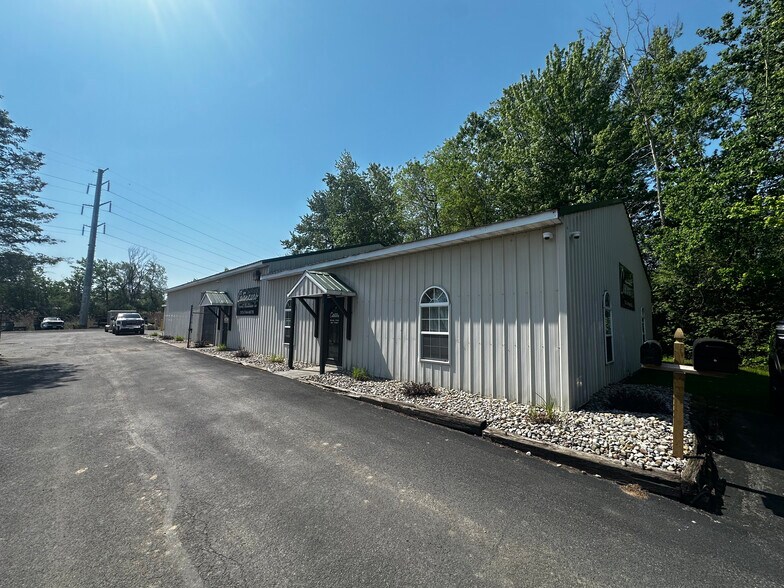 More Photos Of 7704 Maltlage Dr, Bayberry Flex For Sale