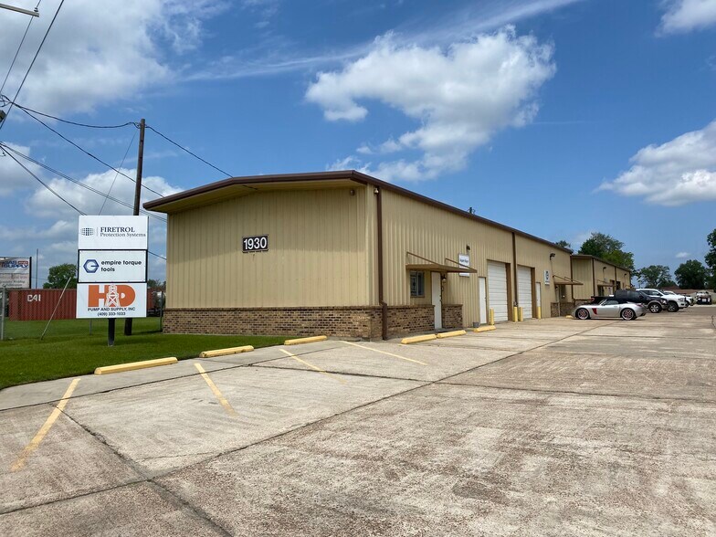 Primary Photo Of 1930 W Cardinal Dr, Beaumont Warehouse For Lease