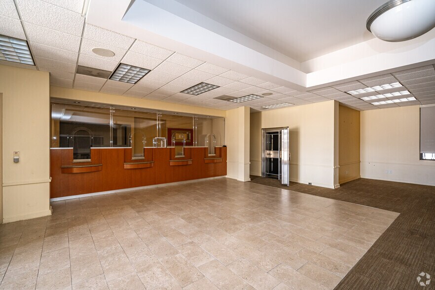 More Photos Of 2799 Fulton St, Houston Bank For Sale