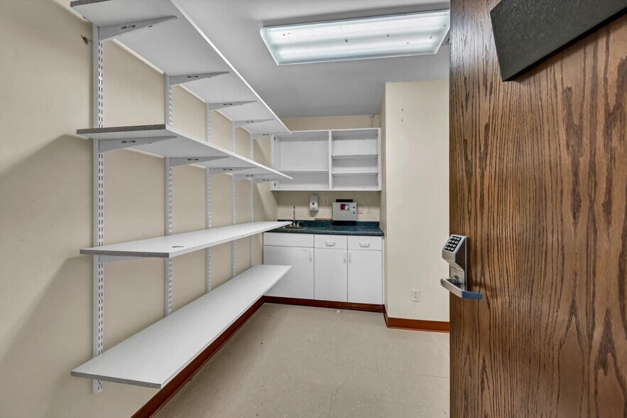 More Photos Of 48 Route 6, Yorktown Heights Medical For Sale