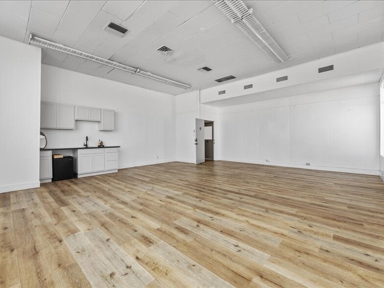 More Photos Of 1612 20th St, Bakersfield Loft Creative Space For Lease