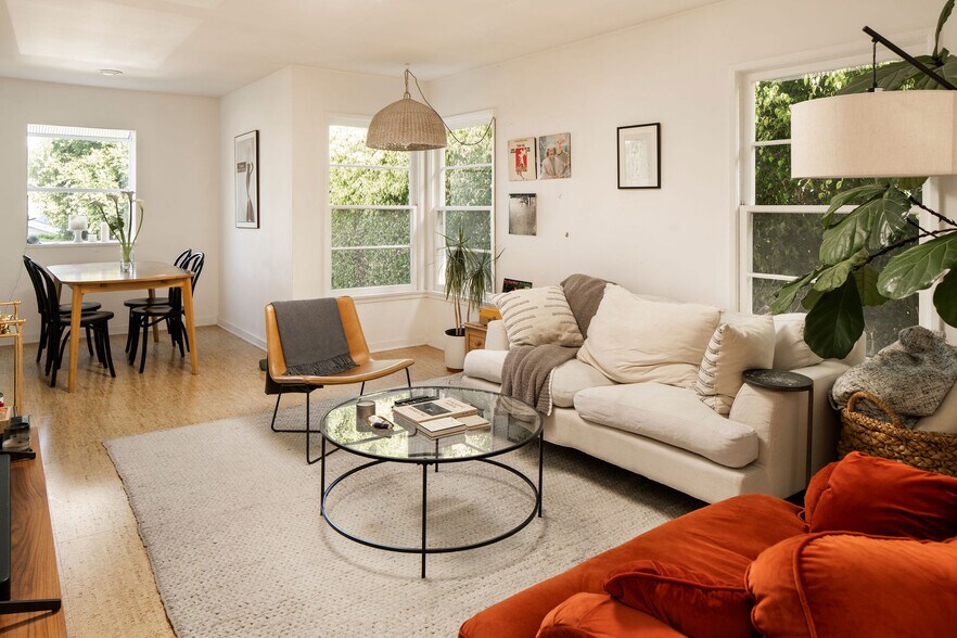 More Photos Of 608 Westminster Ave, Venice Apartments For Sale