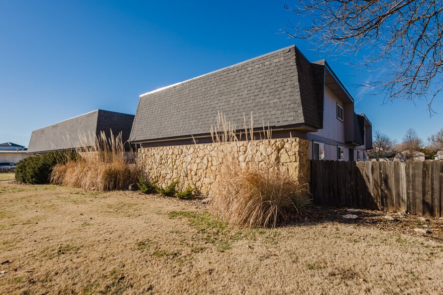 More Photos Of 3007 Sierra Pky, Hutchinson Apartments For Sale