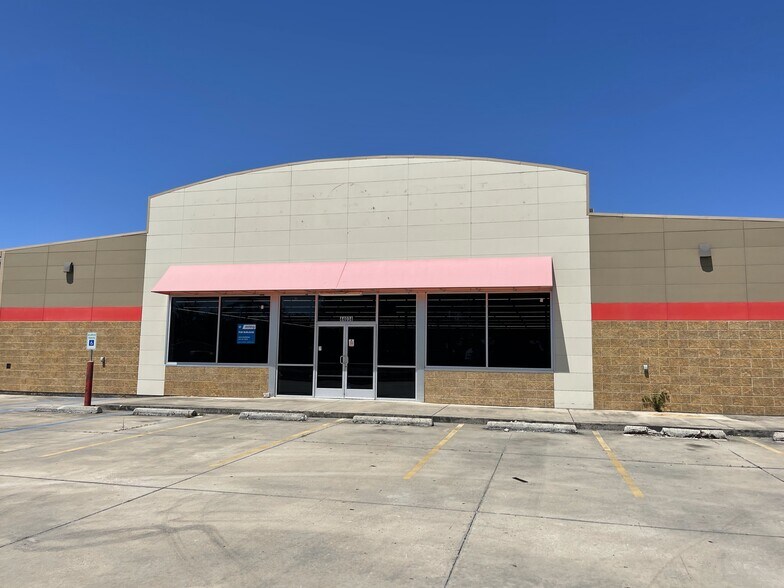 More Photos Of 44034 Highway 429, Saint Amant Freestanding For Lease