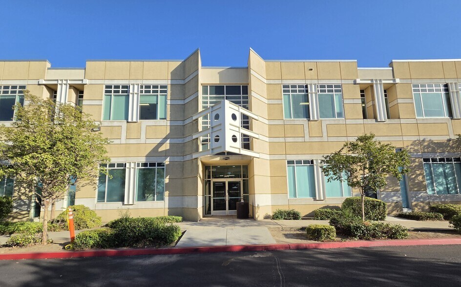 Primary Photo Of 300 Old River Rd, Bakersfield Medical For Lease